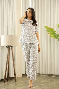 Sanskrutihomes Women Printed Grey Top & Pyjama Set