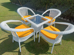 Cite Metal Table & Chair Set