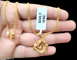 privyani Gold-plated Brass Pendant Set