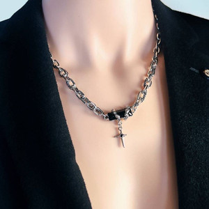 Kazare Women's Rhodium Alloy Pendant Chain - Image 5
