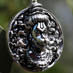 LB Fashion Lord Hanuman Pendant for Men and Women, Hanuman Locket Girl and  Boy Silver Stainless Steel Pendant Price in India - Buy LB Fashion Lord  Hanuman Pendant for Men and Women,