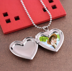 vs unique collections Love Big Heart Silver Openable Mini Photo Frame Momento/Memory Pendant Locket Silver Stainless Steel Pendant