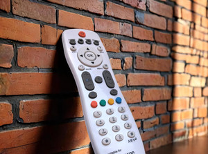 THE BLACK TECH D2H Dish TV D2H HD Remote Control Easy Plug & Play D2h ...