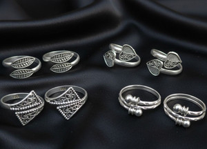 MAYA IMPEX Silver Tone Adjustable Toe Ring Women (4 Pairs Combo) Alloy Silver Plated Toe Ring Set