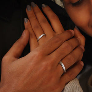 GIVA Sterling Silver Eternity Couple Band adjustable ring with 925 stamped Sterling Silver Cubic Zirconia Rhodium Plated Ring Set