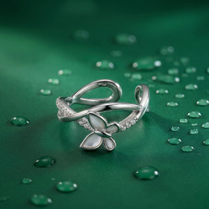 Glamshe Elegant Silver Butterfly Crystal Adjustable Finger Ring for Women and Girls Stainless Steel Silver Plated Ring