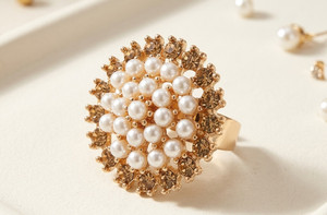 HMTMAHIRA Elegant Pearl & Crystal Statement Cocktail Ring Metal Chain Ring - Single Finger
