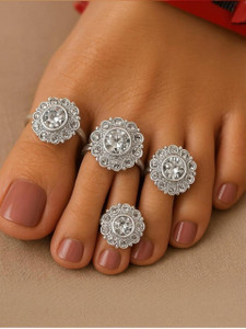Yuvikainterpris White bichhiya 01 Alloy Pearl Silver Plated Toe Ring Set