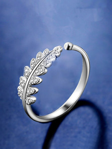 YELLOW CHIMES Designer Beauty-in-Leaves A5 Grade Crystal Adjustable Alloy Crystal Silver Plated Ring