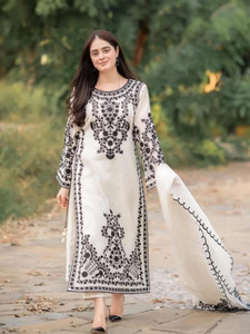 PILUDI HOUSE Embroidered Kurta, Salwar & Dupatta Set