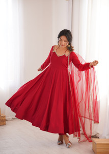 CULTISE QUEEN Solid Kurta, Trouser/Pant & Dupatta Set