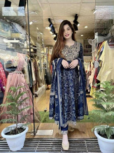 Next Creations Women Kurta Pant Set