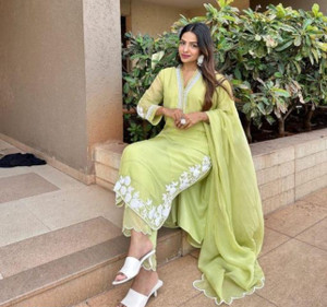 MOHINI ENTERPRISE Embroidered Kurta, Salwar & Dupatta Set