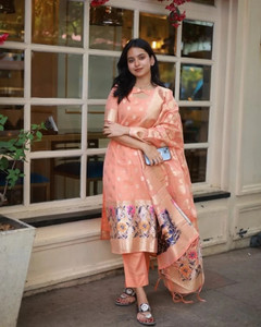 THEKILIHOUSE Floral Print Kurta, Trouser/Pant & Dupatta Set