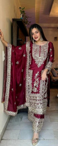 पिलुडी हाउस एम्ब्रॉइडरेड कुर्ता, सलवार और दुपट्टा सेट