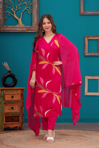 NISHA FASHION Floral Print Kurta, Trouser/Pant & Dupatta Set
