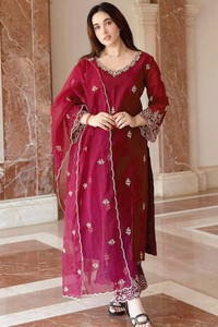 krivatrends Embroidered Kurta Set - Image 6