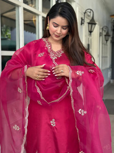 mirapari Embroidered Kurta, Trouser & Dupatta Set - Image 6