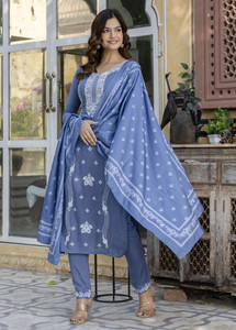 Trendz Tycoon Embroidered Kurta Set - Image 6
