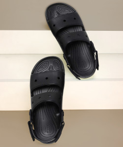 CROCS Classic Men Black Casual