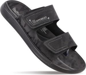 WALKAROO Men Casual