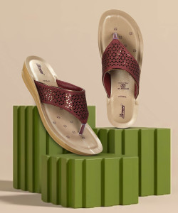 Paragon महिलाओं के लिए मैरून कैजुअल