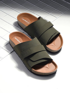 KILLER Stylish Dual Strap Buckle Design पुरुषों के लिए बहुरंगी सैंडल