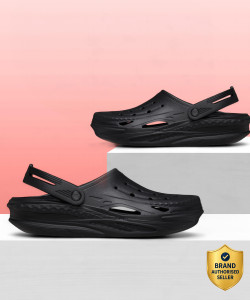 CROCS Off Grid काला क्लॉग्स