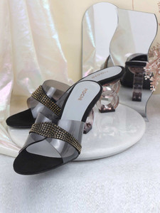 MOCHI EmbellishedBlock Women Heels