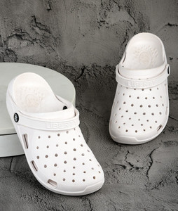 LIBERTY Women Clogs