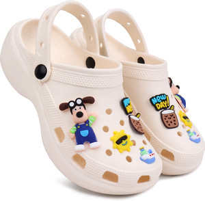 Dekkin Women Clogs
