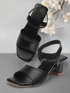 Zapatoz Women Black Heels