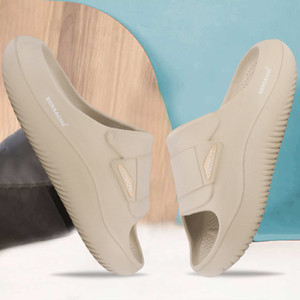BERSACHE Men Wedges Sandal - Image 1