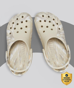 CROCS Classic Marbled बेज क्लॉग्स
