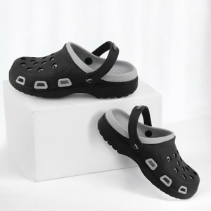 TRZ Men Clogs