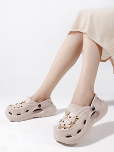Zapatoz Women Clogs