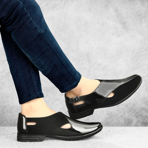 PILADO Men Sandals