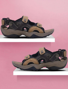 WOODLAND Men Sandals - Image 6