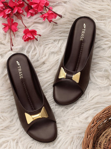 TRASE Women Wedges
