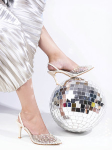 jm looks महिलाओं के लिए ऑफ़ व्हाइट हील्स