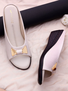 TRASE Women Wedges
