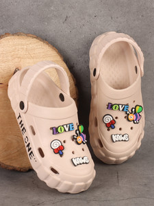 Myshtezia Women Clogs