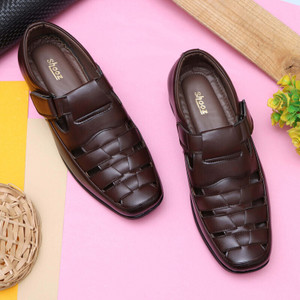 Shooz Men Sandals