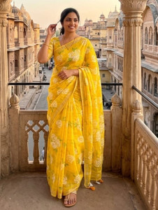 VASTRAM HERITAGE Printed, Floral Print, Geometric Print Daily Wear Crepe Saree