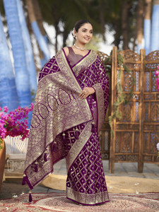 MANOHARI Woven Banarasi Jacquard Saree