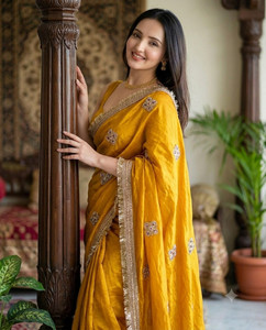ARTSUTRAA Embellished Bollywood Pure Silk Saree