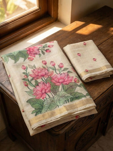 KASTURI Floral Print, Printed Bollywood Linen Saree