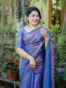AVANTIKA FASHION Woven Kanjivaram Pure Silk, Art Silk Saree