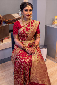 YUGLY Woven Banarasi Art Silk Saree