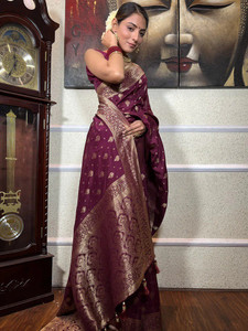 SetuMaalik Striped, Embellished, Self Design, Woven Bollywood Jacquard, Cotton Silk Saree